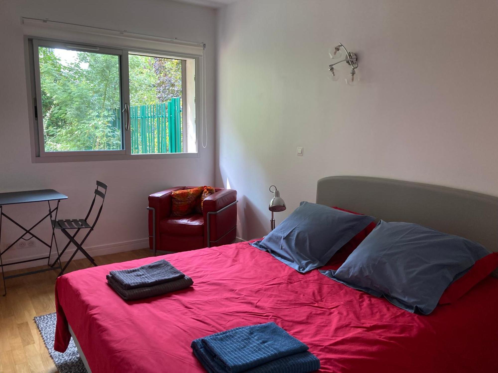 Appartement Vue Sur Jardin, 3 Pieces Paris
